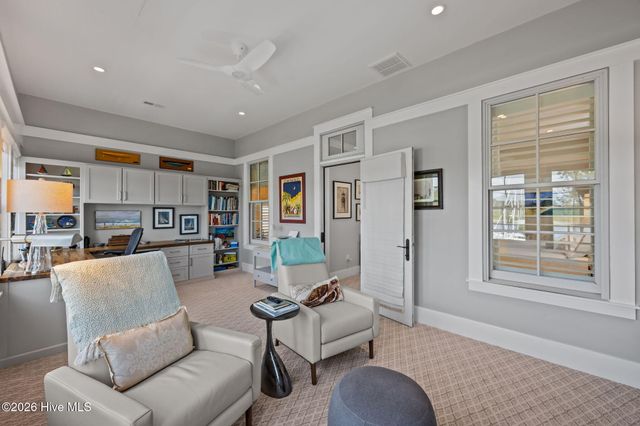 365 E Harborside Road, Oriental, NC 28571