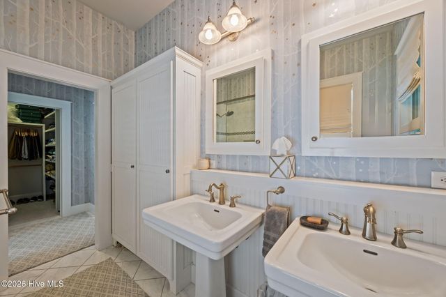 365 E Harborside Road, Oriental, NC 28571