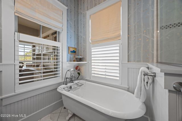 365 E Harborside Road, Oriental, NC 28571