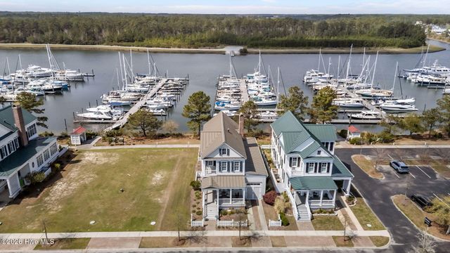 365 E Harborside Road, Oriental, NC 28571