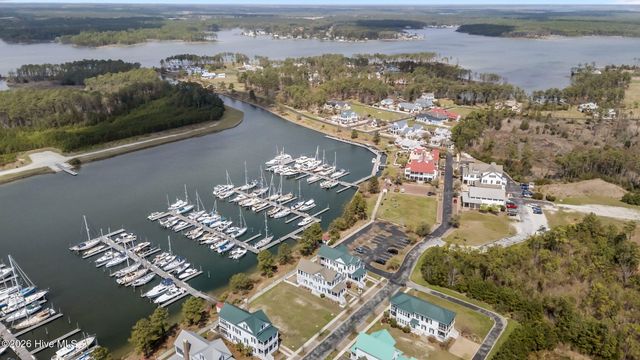 365 E Harborside Road, Oriental, NC 28571