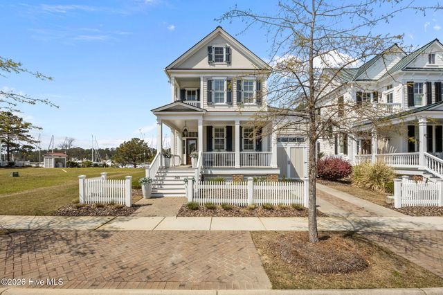 365 E Harborside Road, Oriental, NC 28571