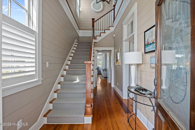 365 E Harborside Road, Oriental, NC 28571