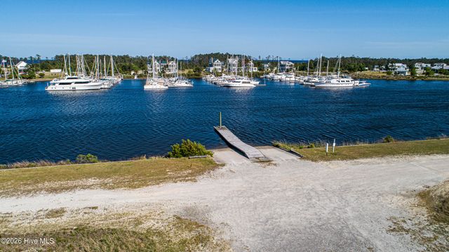 365 E Harborside Road, Oriental, NC 28571