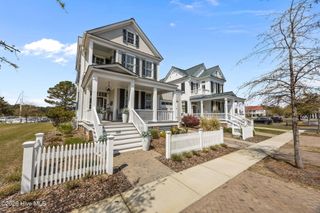 365 E Harborside Road, Oriental, NC 28571