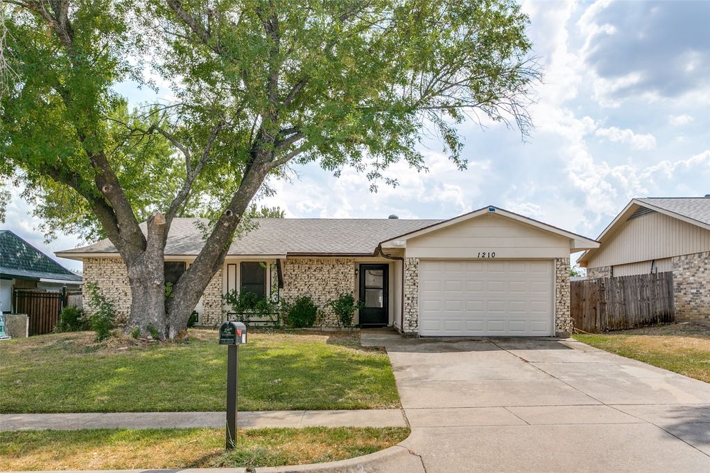 1210 Brook Hill Lane, Arlington, TX 76014 — photo 3