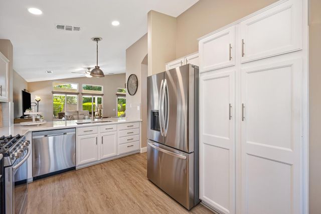 7117 Clearview Way, Roseville, CA 95747
