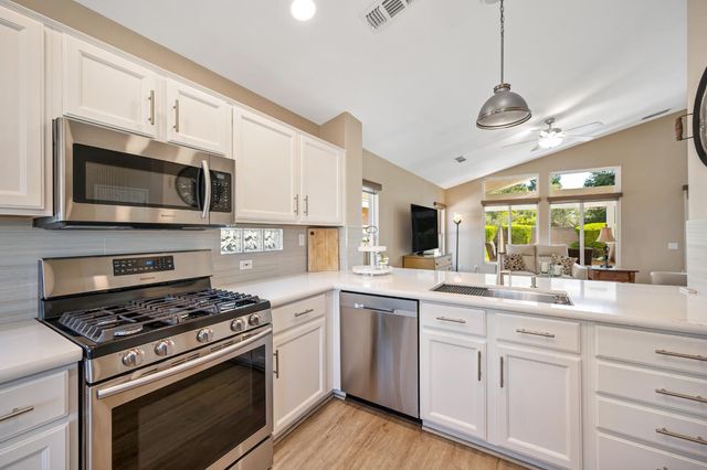 7117 Clearview Way, Roseville, CA 95747