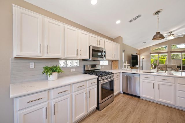 7117 Clearview Way, Roseville, CA 95747