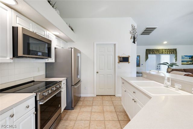 3510 SE 5th PL, Cape Coral, FL 33904