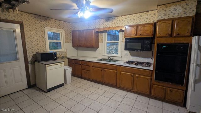 1307 W 9th Street, Ashtabula, OH 44004