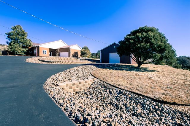 26 Shade Tree Lane, Tijeras, NM 87059