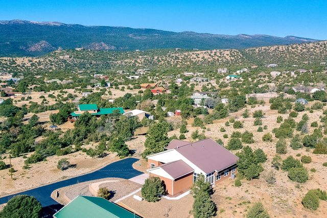 26 Shade Tree Lane, Tijeras, NM 87059