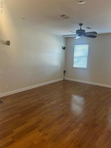 8021 Glen RD W, Norfolk, VA 23505