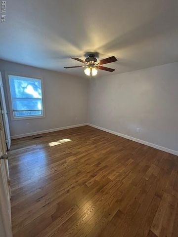 8021 Glen RD W, Norfolk, VA 23505