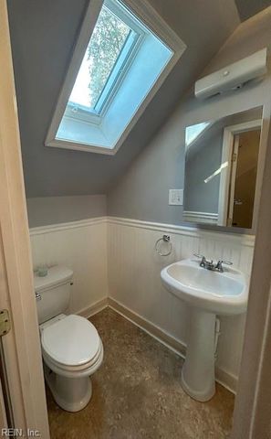 8021 Glen RD W, Norfolk, VA 23505