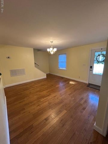 8021 Glen RD W, Norfolk, VA 23505