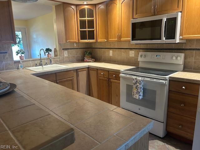 8021 Glen RD W, Norfolk, VA 23505