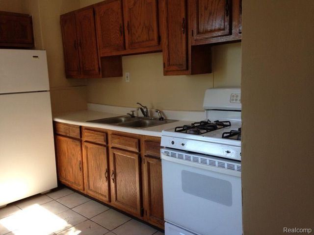 27116 Seyburn Avenue, Warren, MI 48092