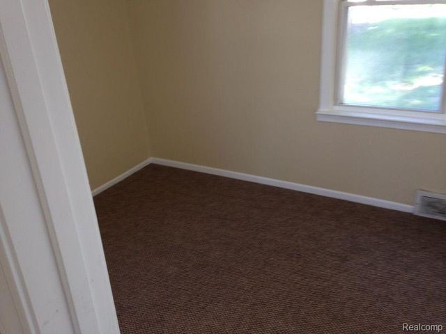 27116 Seyburn Avenue, Warren, MI 48092