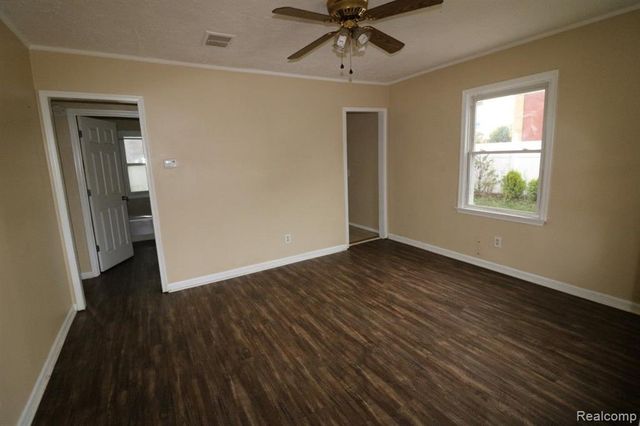 27116 Seyburn Avenue, Warren, MI 48092