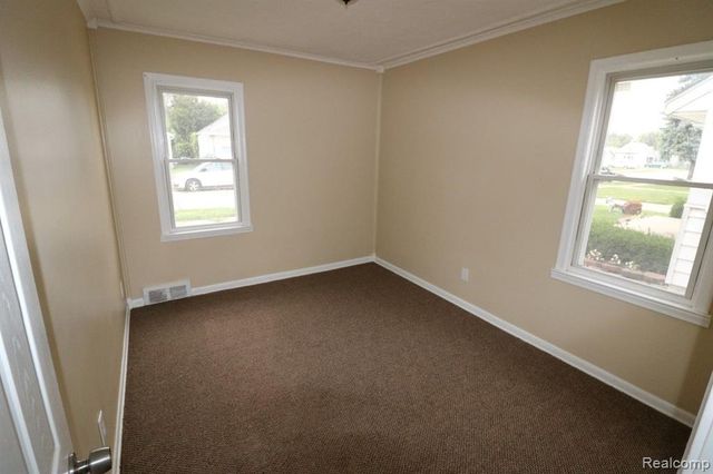 27116 Seyburn Avenue, Warren, MI 48092