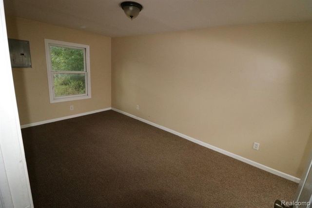 27116 Seyburn Avenue, Warren, MI 48092