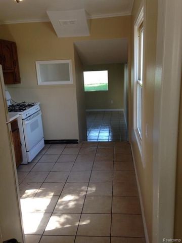 27116 Seyburn Avenue, Warren, MI 48092