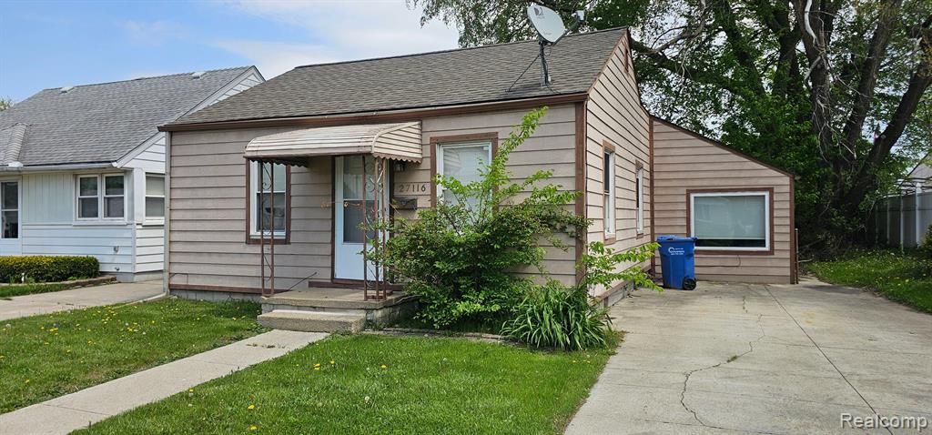 27116 Seyburn Avenue, Warren, MI 48092