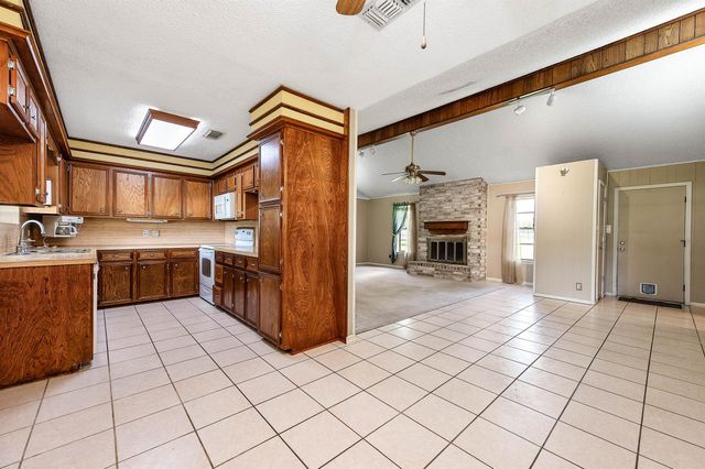 1626 County Road 965, Alvin, TX 77511