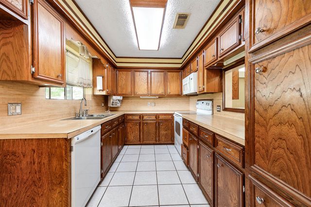 1626 County Road 965, Alvin, TX 77511