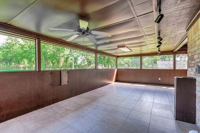 1626 County Road 965, Alvin, TX 77511
