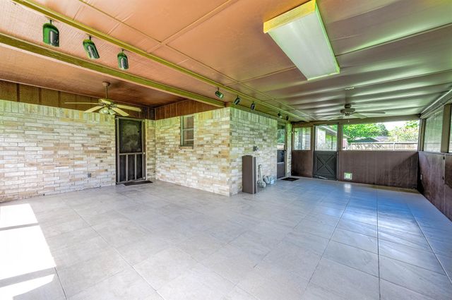 1626 County Road 965, Alvin, TX 77511