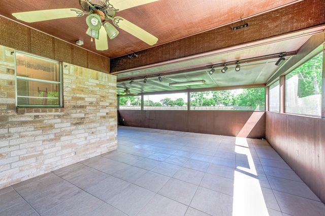 1626 County Road 965, Alvin, TX 77511
