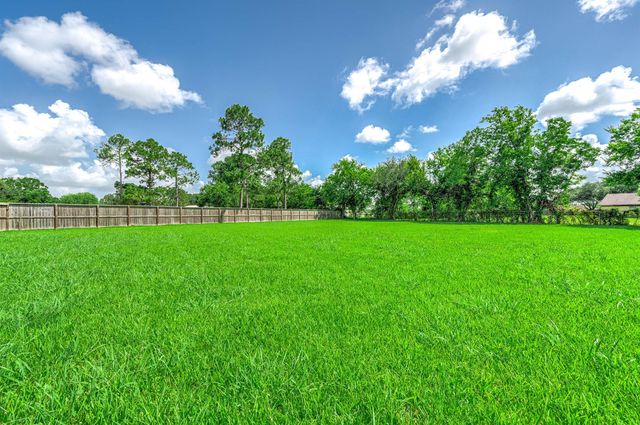 1626 County Road 965, Alvin, TX 77511