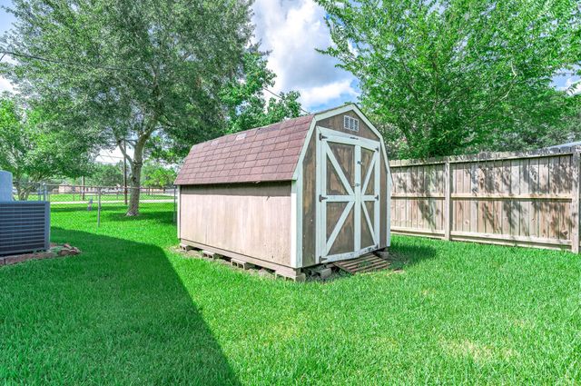 1626 County Road 965, Alvin, TX 77511