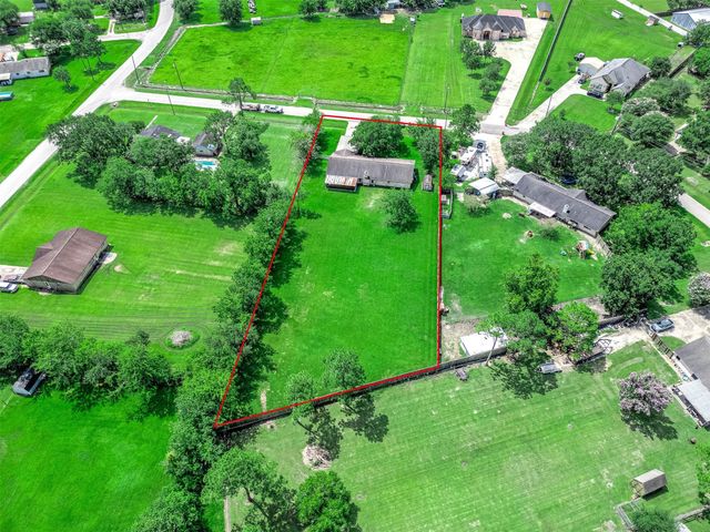 1626 County Road 965, Alvin, TX 77511