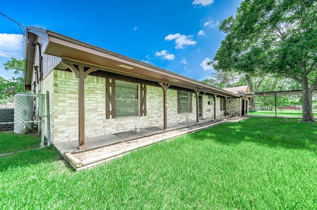 1626 County Road 965, Alvin, TX 77511
