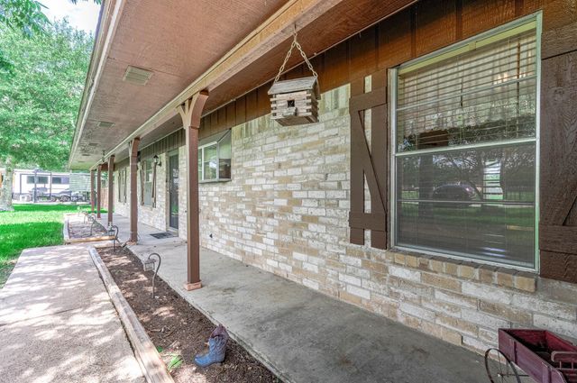 1626 County Road 965, Alvin, TX 77511