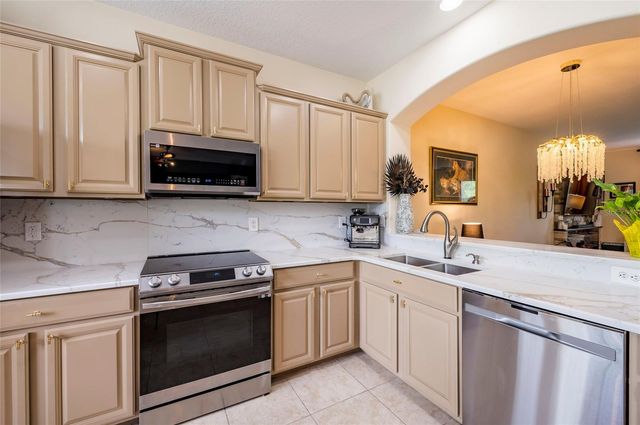 10144 ARBOR RUN DRIVE 112, Tampa, FL 33647