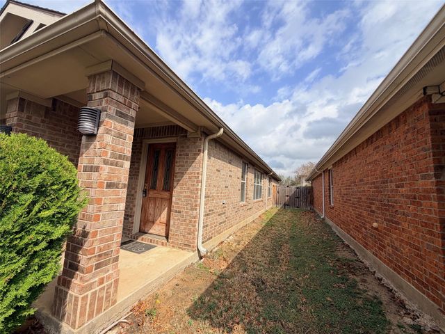 1713 Heron Drive, Aubrey, TX 76227