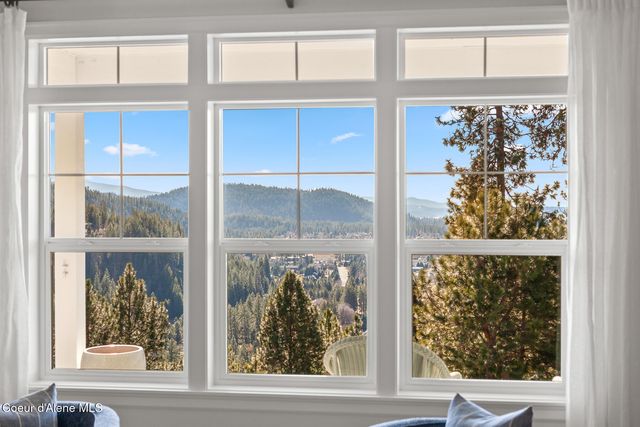 1780 E Grandview Dr, Coeur D'alene, ID 83815