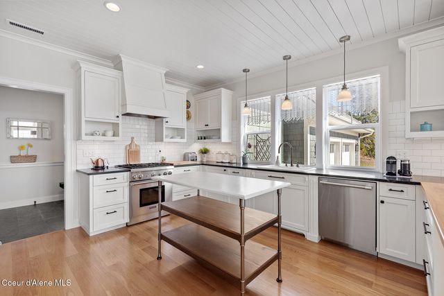 1780 E Grandview Dr, Coeur D'alene, ID 83815