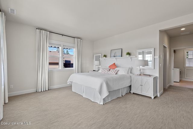 1780 E Grandview Dr, Coeur D'alene, ID 83815