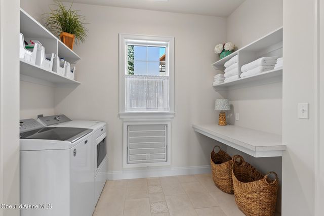 1780 E Grandview Dr, Coeur D'alene, ID 83815