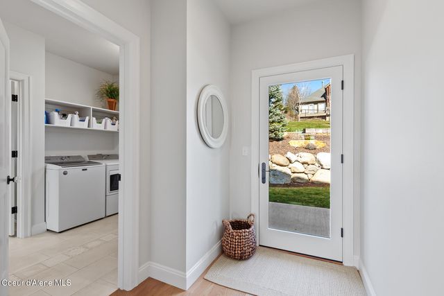 1780 E Grandview Dr, Coeur D'alene, ID 83815