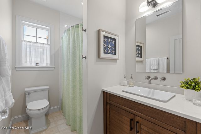 1780 E Grandview Dr, Coeur D'alene, ID 83815