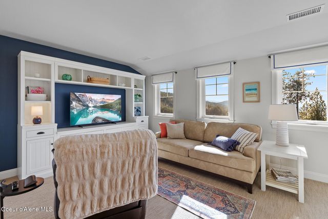 1780 E Grandview Dr, Coeur D'alene, ID 83815