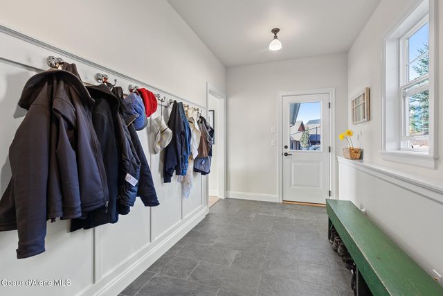 1780 E Grandview Dr, Coeur D'alene, ID 83815