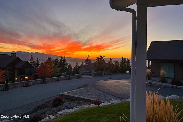 1780 E Grandview Dr, Coeur D'alene, ID 83815